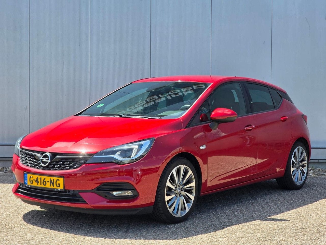 Opel Astra 1.2 Launch Elegance Lederen bekleding | Stoel ver, Voorwielaandrijving, 1350 kg, Gebruikt, 1199 cc