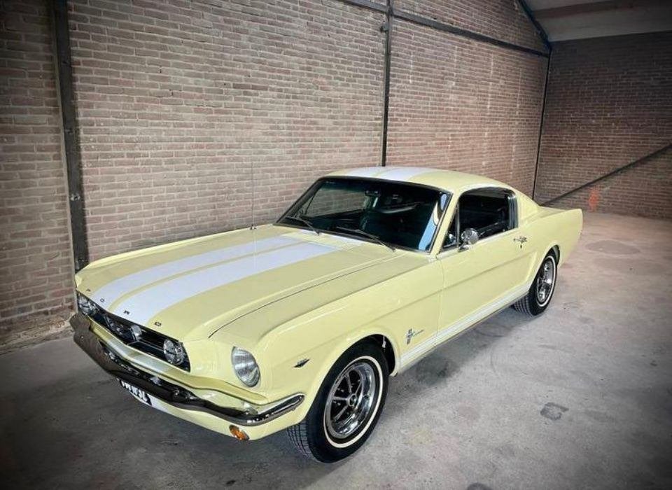 1965 Ford Mustang Fastback V8 GT-A code- Concours restored, Auto's, Automaat, Achterwielaandrijving, Zwart, Overige bekleding