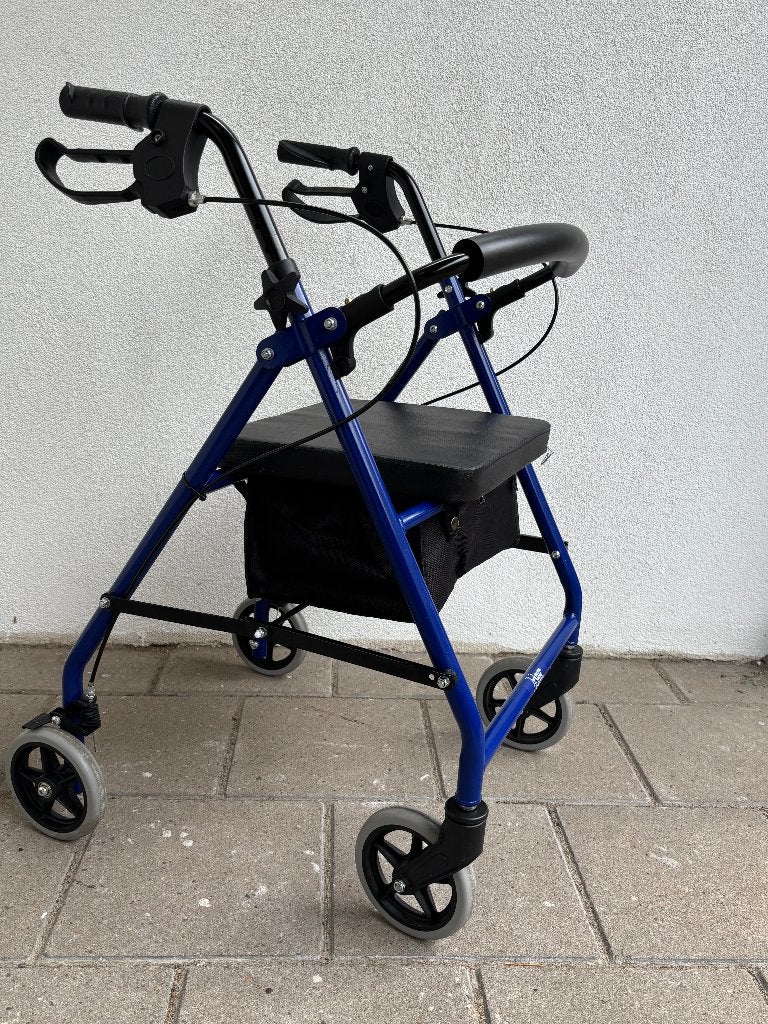Nr 15 ... Rollator donkerblauw lichtgewicht, Diversen, Rollators, Ophalen, ., Zo goed als nieuw, .
