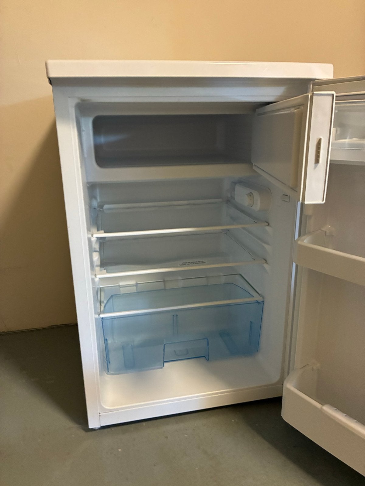 Beko koelkast - 6 jaar oud, zo goed als nieuw, Witgoed en Apparatuur, Koelkasten en IJskasten, 100 tot 150 liter, Zo goed als nieuw