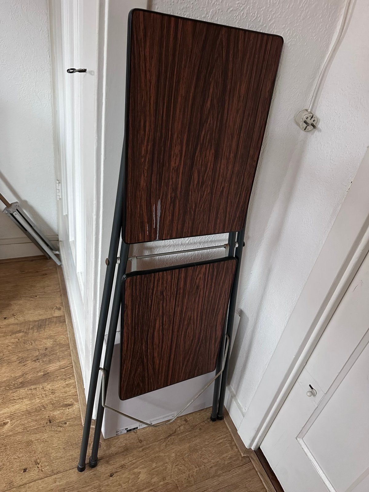 Ptojectiescherm en tafel, Ophalen, Gebruikt