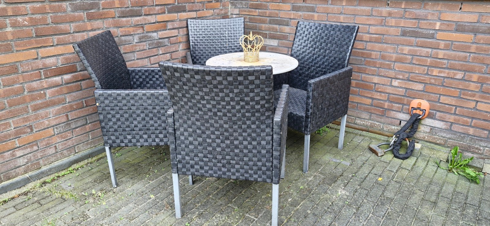 Marmeren tafeltje 60cm.  met 4 stoelen en kussentjes, Ophalen, Gebruikt, Rond, Overige materialen