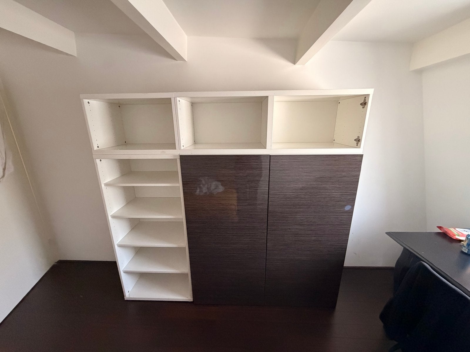 Foto 3 van IKEA Besta kast met schuifdeuren en diverse onderdelen