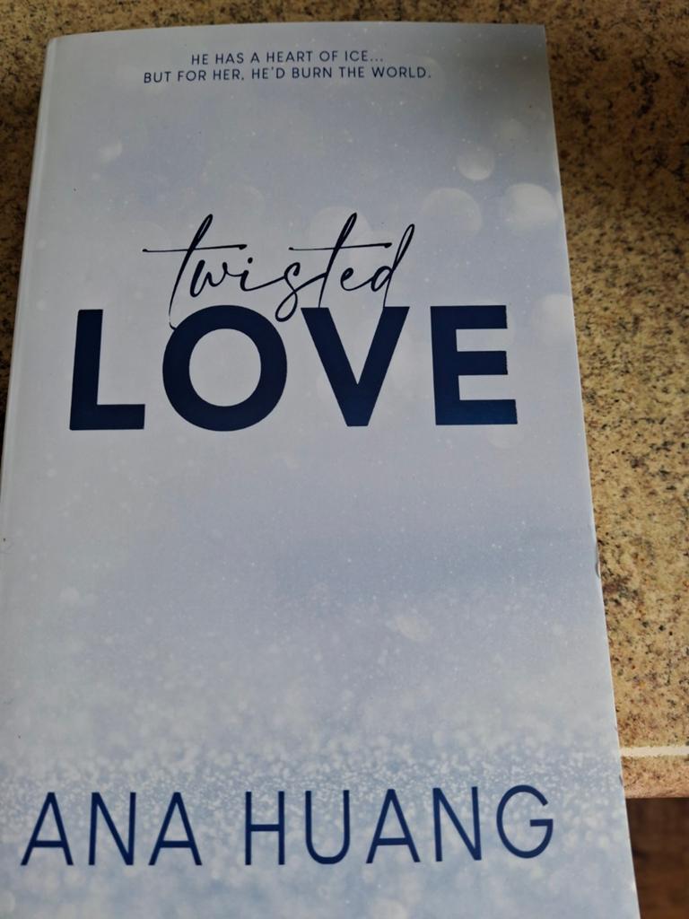 Ana Huang - Twisted Love, Ophalen of Verzenden, Ana Huang