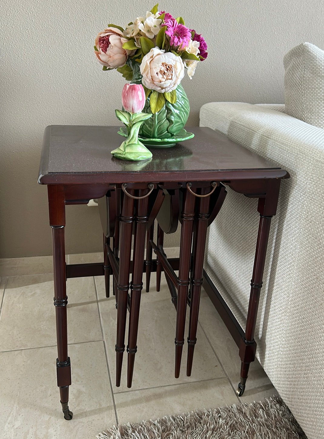 Eichholtz 3-in-1 bijzettafels mahoniehout nesting table, Ophalen