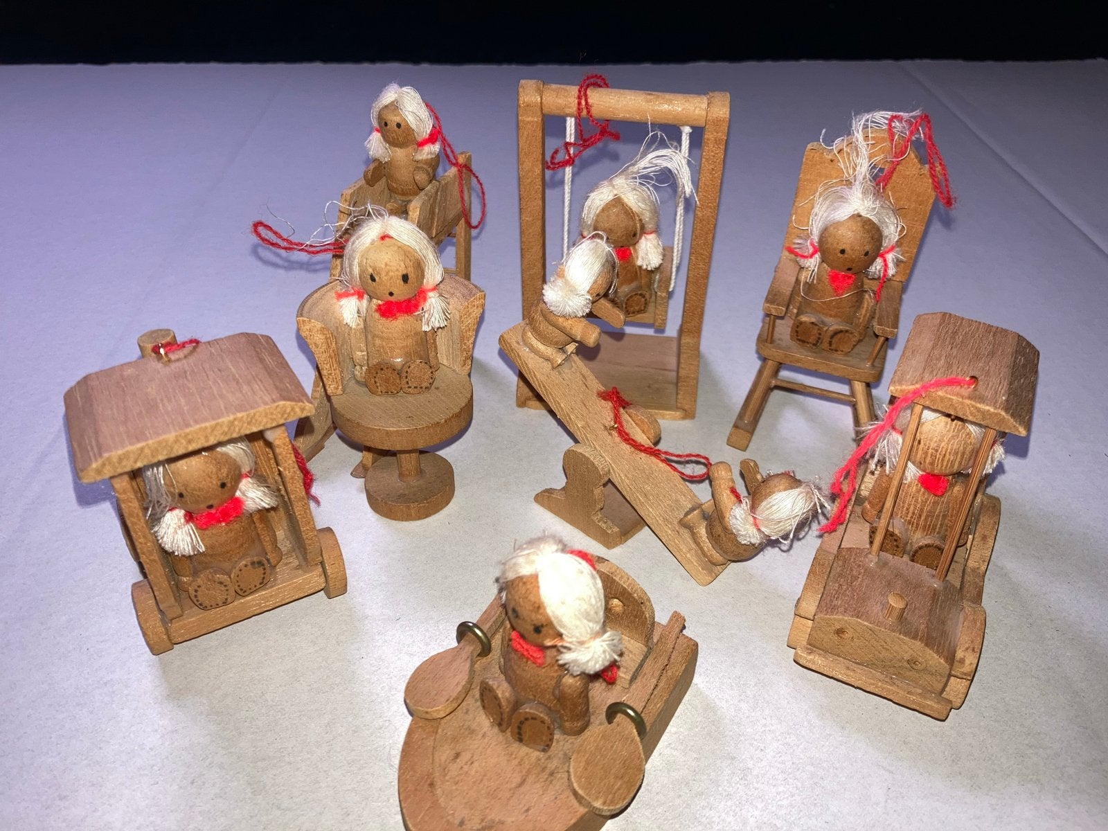 Houten Poppenhuis Poppetjes op Speeltuin Toestellen, Ophalen of Verzenden, Gebruikt