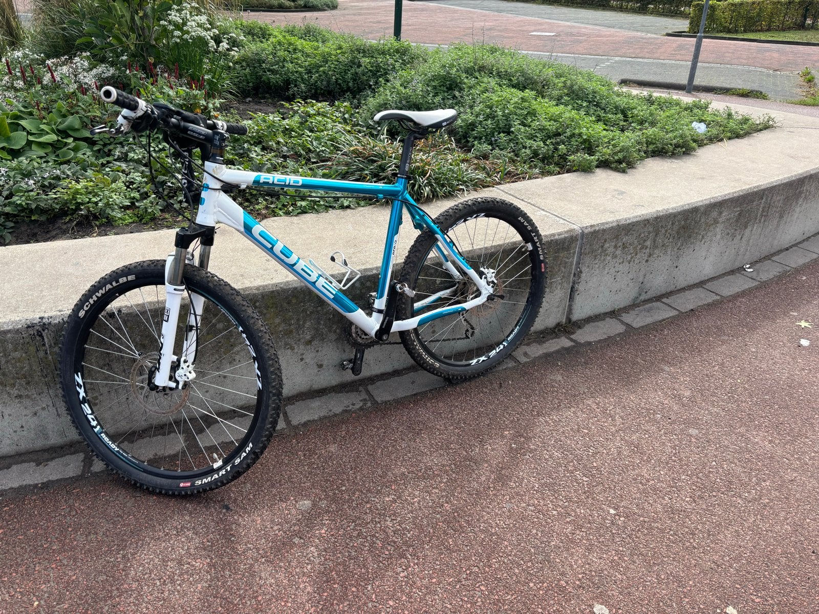 CUBE ACID Mountainbike - Wit/Blauw - Goede Staat, Gebruikt, Hardtail, Heren, Schijfrem