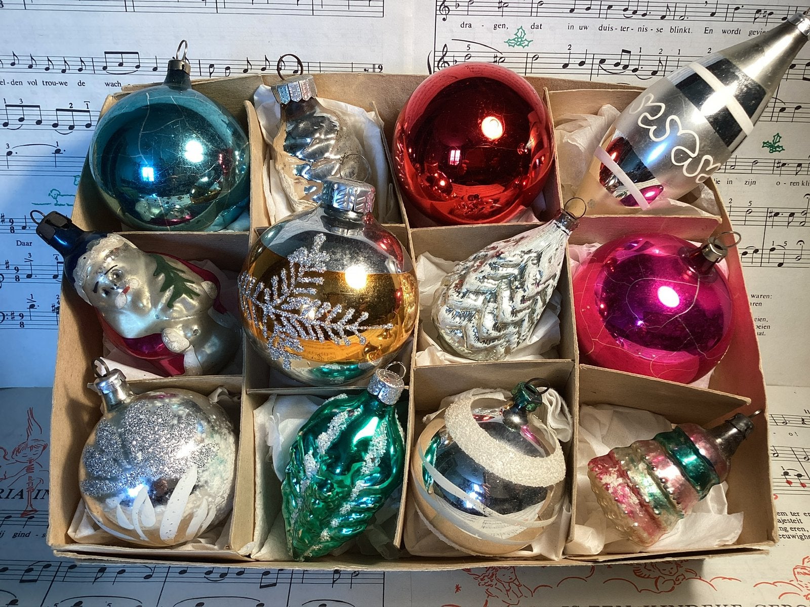 12 oude kerstbal figuren, Ophalen of Verzenden, Zo goed als nieuw