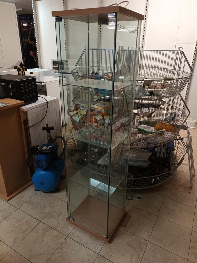 Mooie Glazen Vitrinekast met Verlichting., Huis en Inrichting, Kasten | Overige, Ophalen