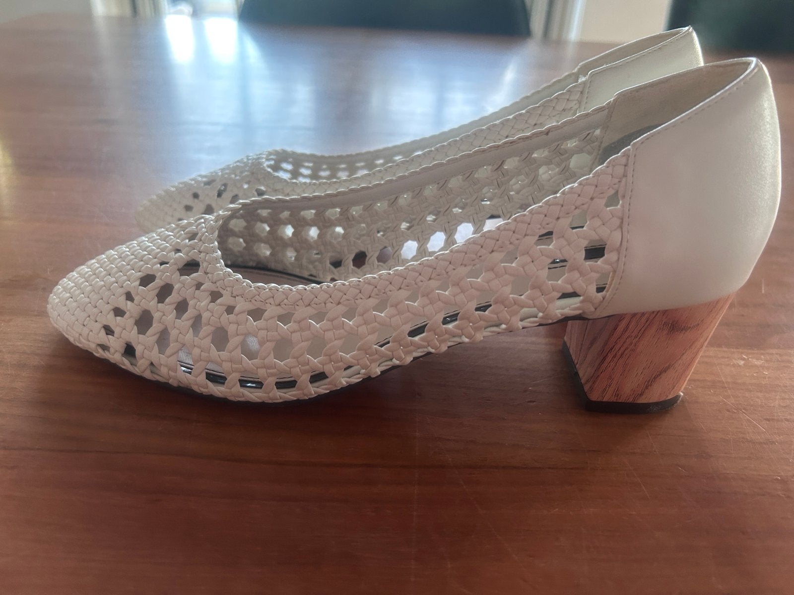 Witte nieuwe gevlochten pumps met houten hak - Maat 41, Pumps, Wit, Nieuw, Ophalen of Verzenden