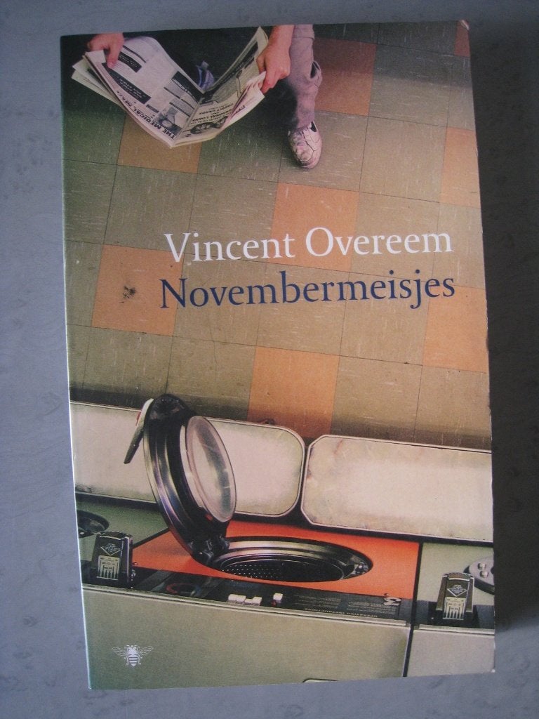 Vincent Overeem - Novembermeisjes, Ophalen of Verzenden, Zo goed als nieuw, Nederland