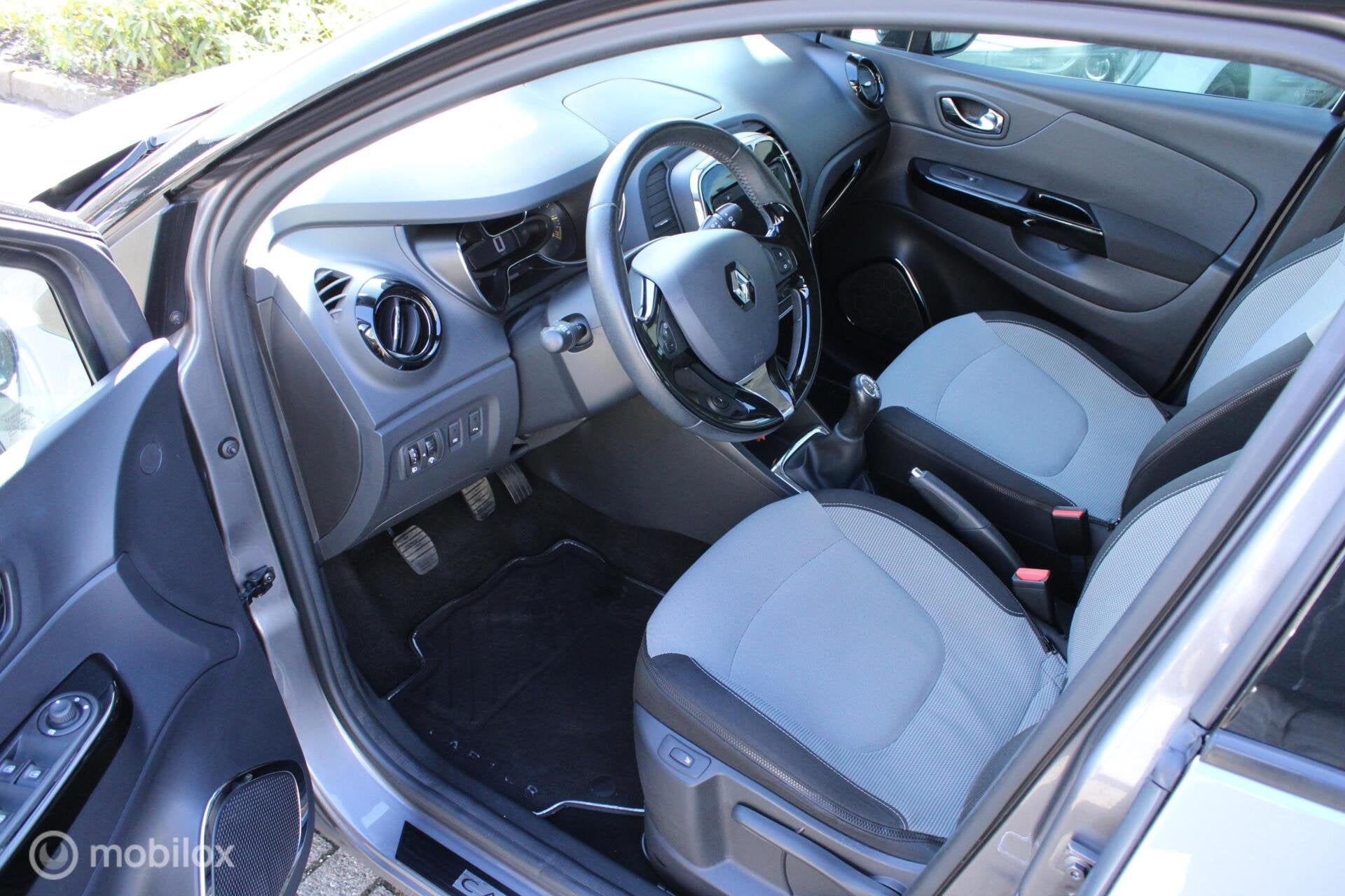 Foto 5 van Renault Captur 0.9 TCe Camera|Stoel verw.|Keyless