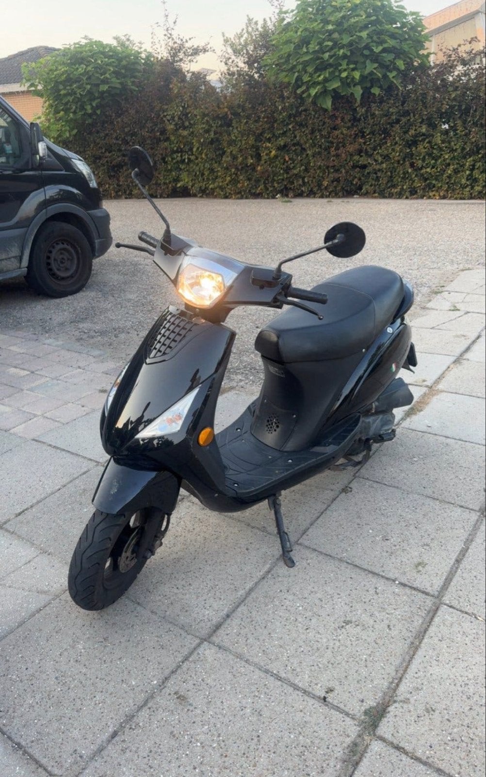 Zwarte Senzo SP 50 Scooter, Ophalen of Verzenden, Gebruikt, Benzine