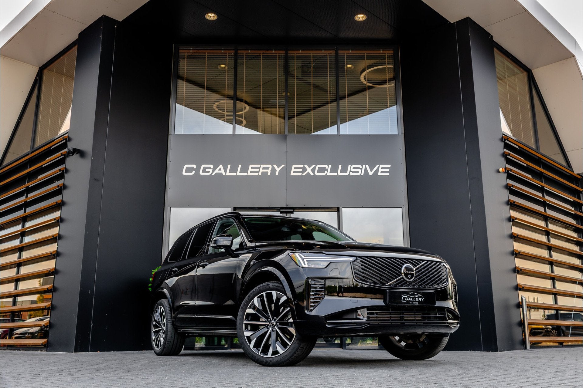 Volvo XC90 2.0 T8 Plug-in hybrid AWD Plus Bright - Panorama, Dealer onderhouden, Gebruikt, 4 cilinders, 1969 cc