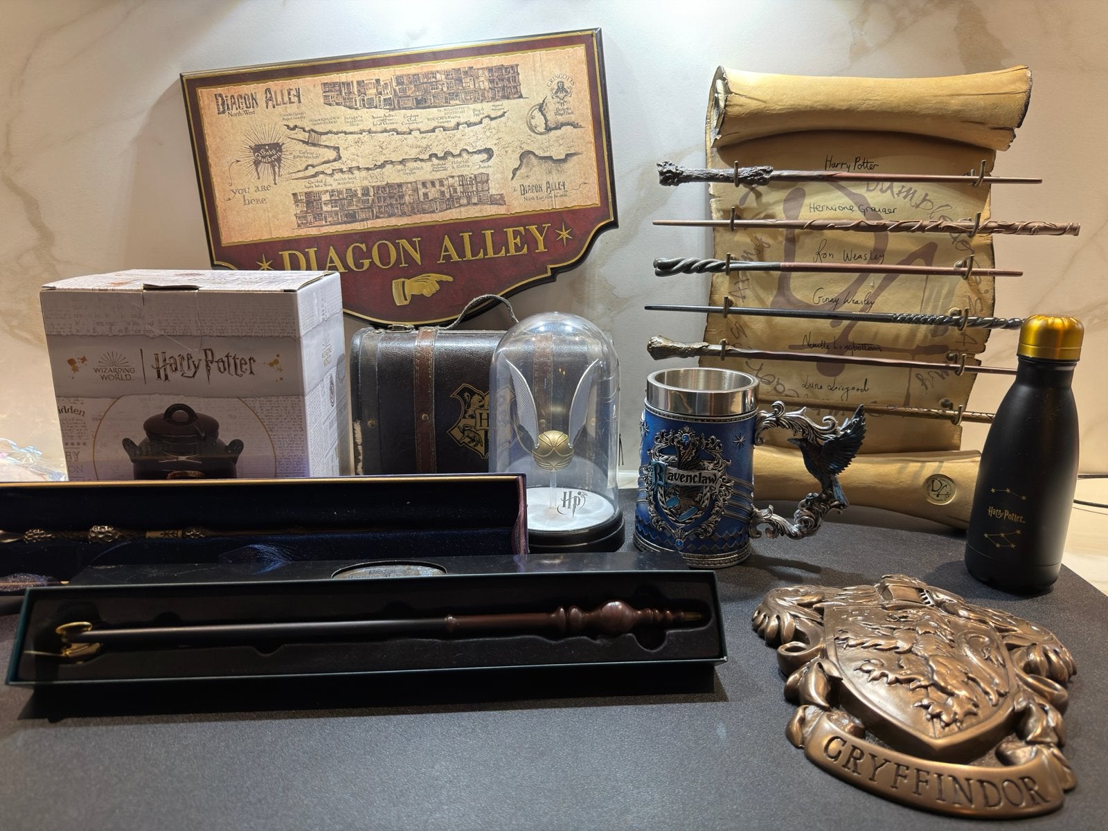 Grote Harry Potter Collectie: Toverstokken, Koffer, Mok & Me, Ophalen of Verzenden, Zo goed als nieuw, Actiefiguurtje