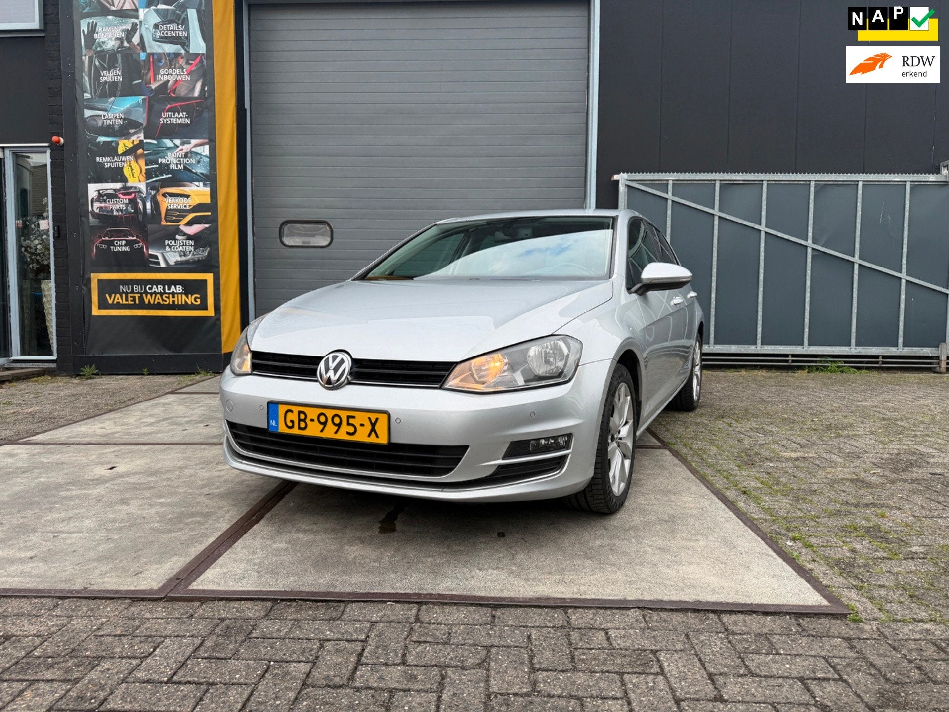 Volkswagen Golf 1.2 TSI Business Edition | Massage | Half le, Voorwielaandrijving, Euro 5, Gebruikt, 4 cilinders