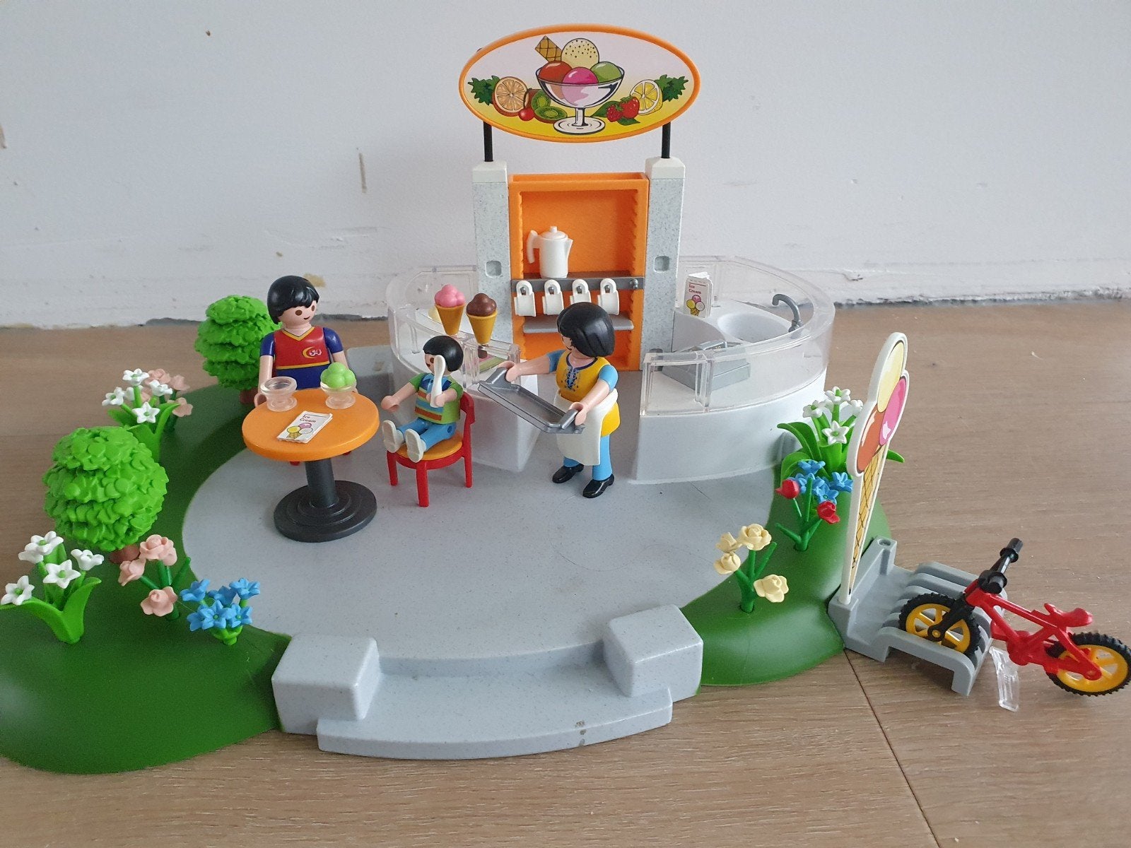 Playmobil IJssalon met Figuren en Accessoires - Set 4134, Gebouw, Complete set, Ophalen of Verzenden, Zo goed als nieuw