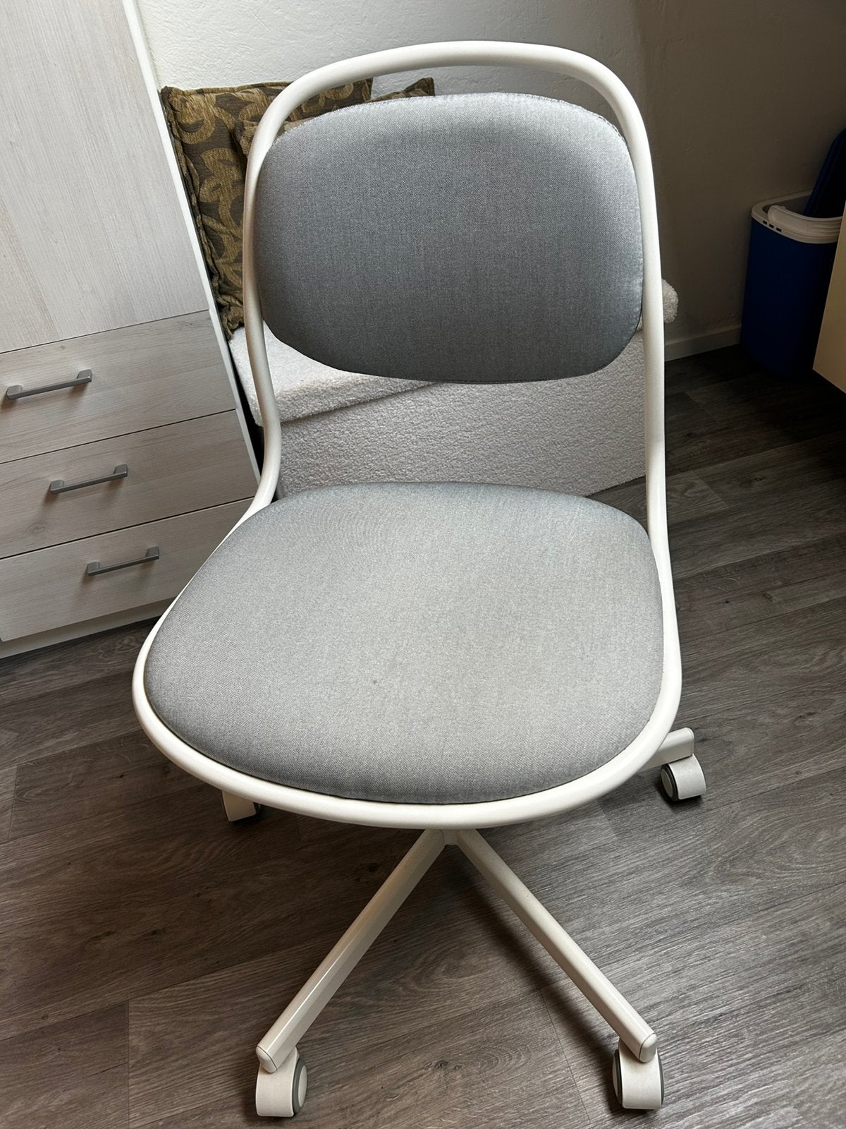 IKEA bureaustoel – zo goed als nieuw, Ophalen, Zo goed als nieuw, Wit
