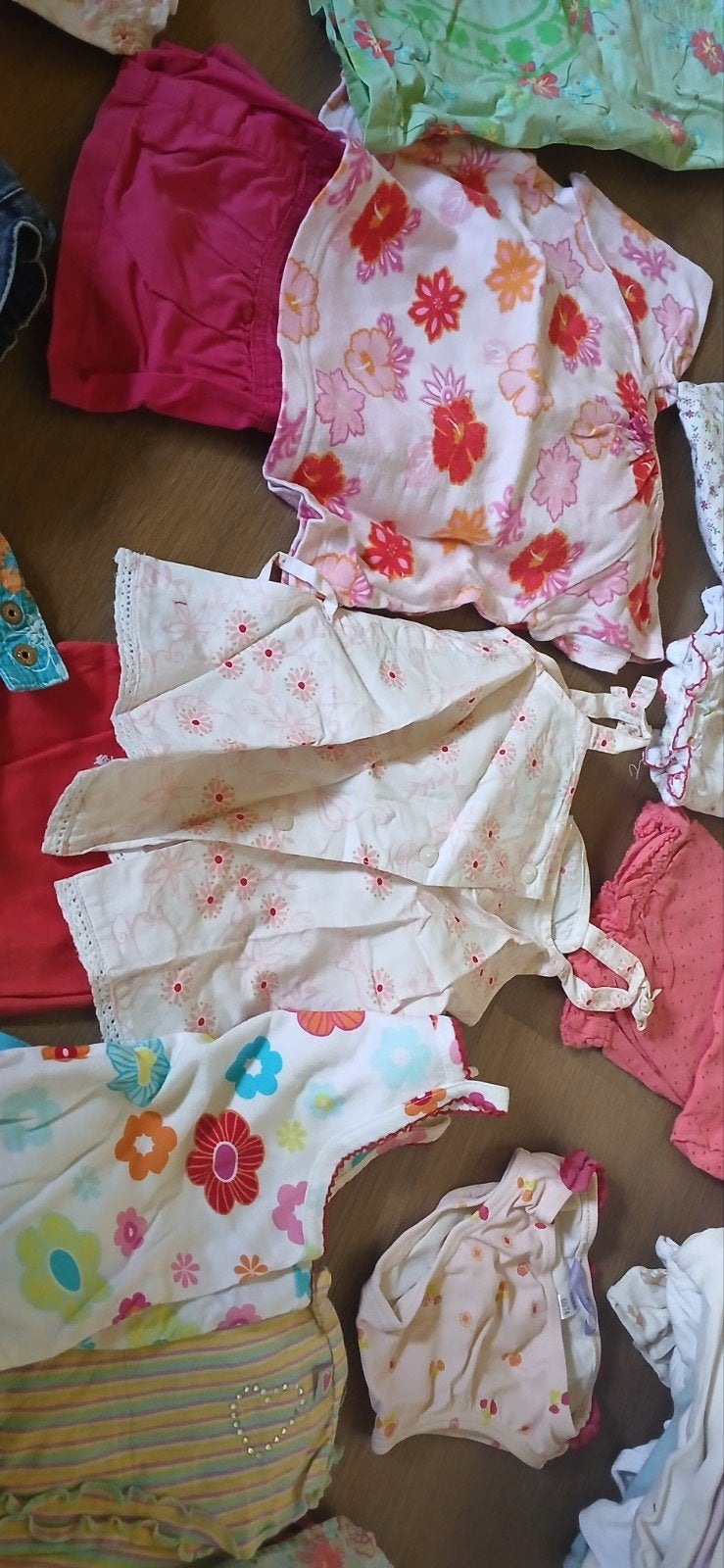 Doos vol fleurige zomer kleding meisje mt 68/74 zie tekst, Kinderen en Baby's, Babykleding | Baby-kledingpakketten, Ophalen of Verzenden
