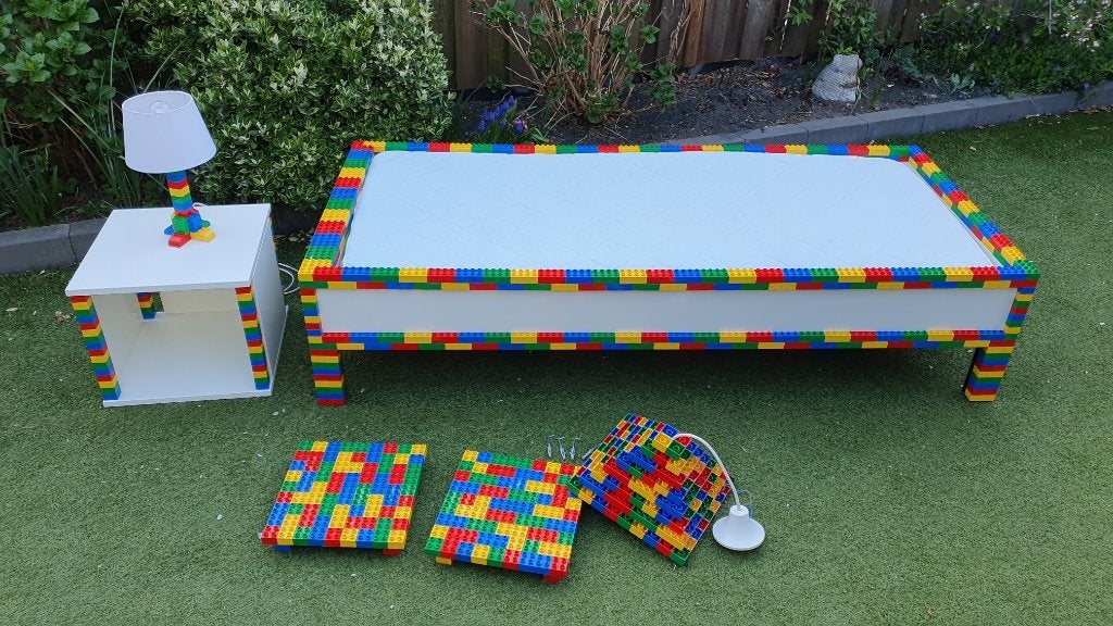 Uniek Lego Duplo kinder bed, nachtkastje en lampen, 70 tot 85 cm, Zo goed als nieuw, 160 tot 180 cm, Ophalen