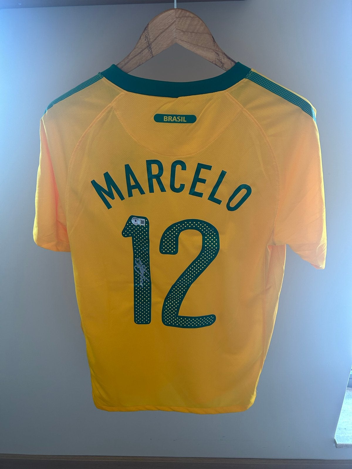 Gesigneerd Marcelo Brazilië shirt - Beckett COA, Maat L, Ophalen of Verzenden, Zo goed als nieuw, Shirt