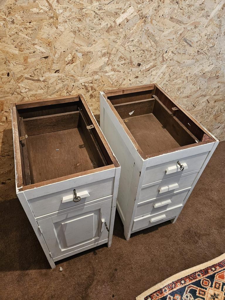Houten kastjes, Ophalen
