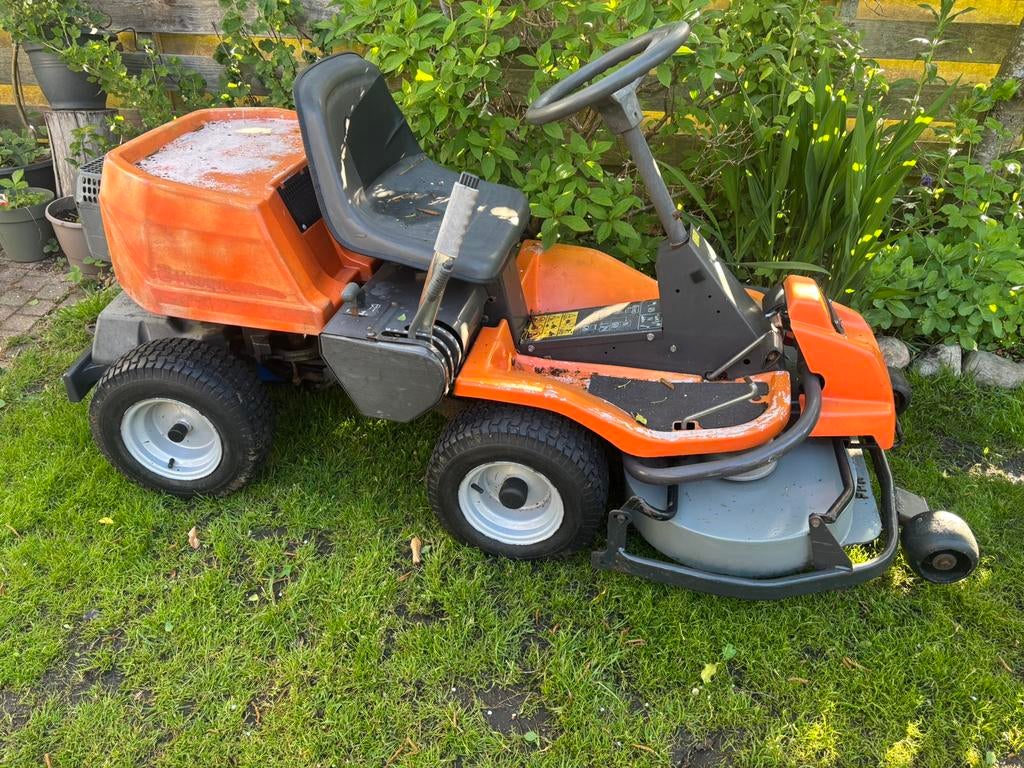 Husqvarna rider 13 frontmaaier zitmaaier met werk, Ophalen, Zo goed als nieuw