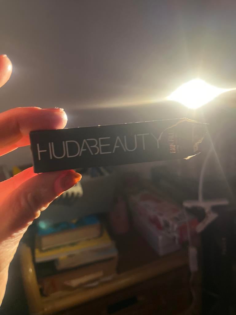Huda Beauty Faux Filler Lip Gloss - Nieuw in doos, Lippen, Nieuw, Ophalen of Verzenden, Make-up