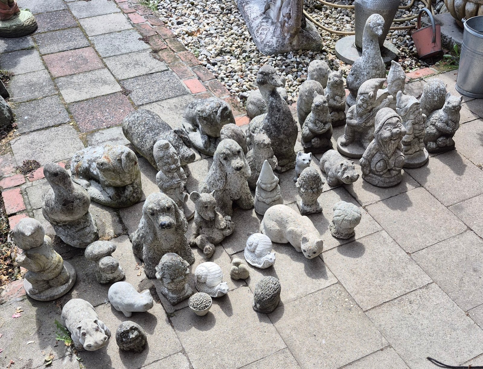 betonnen beelden eekhoorns ganzen varkens decoratie, Antiek en Kunst, Curiosa en Brocante, Ophalen