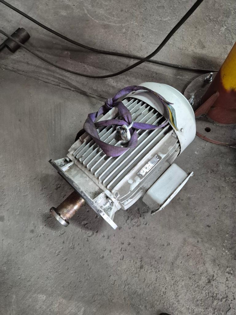 grote elektromotor 15kw, Ophalen of Verzenden, Gebruikt, Elektromotor