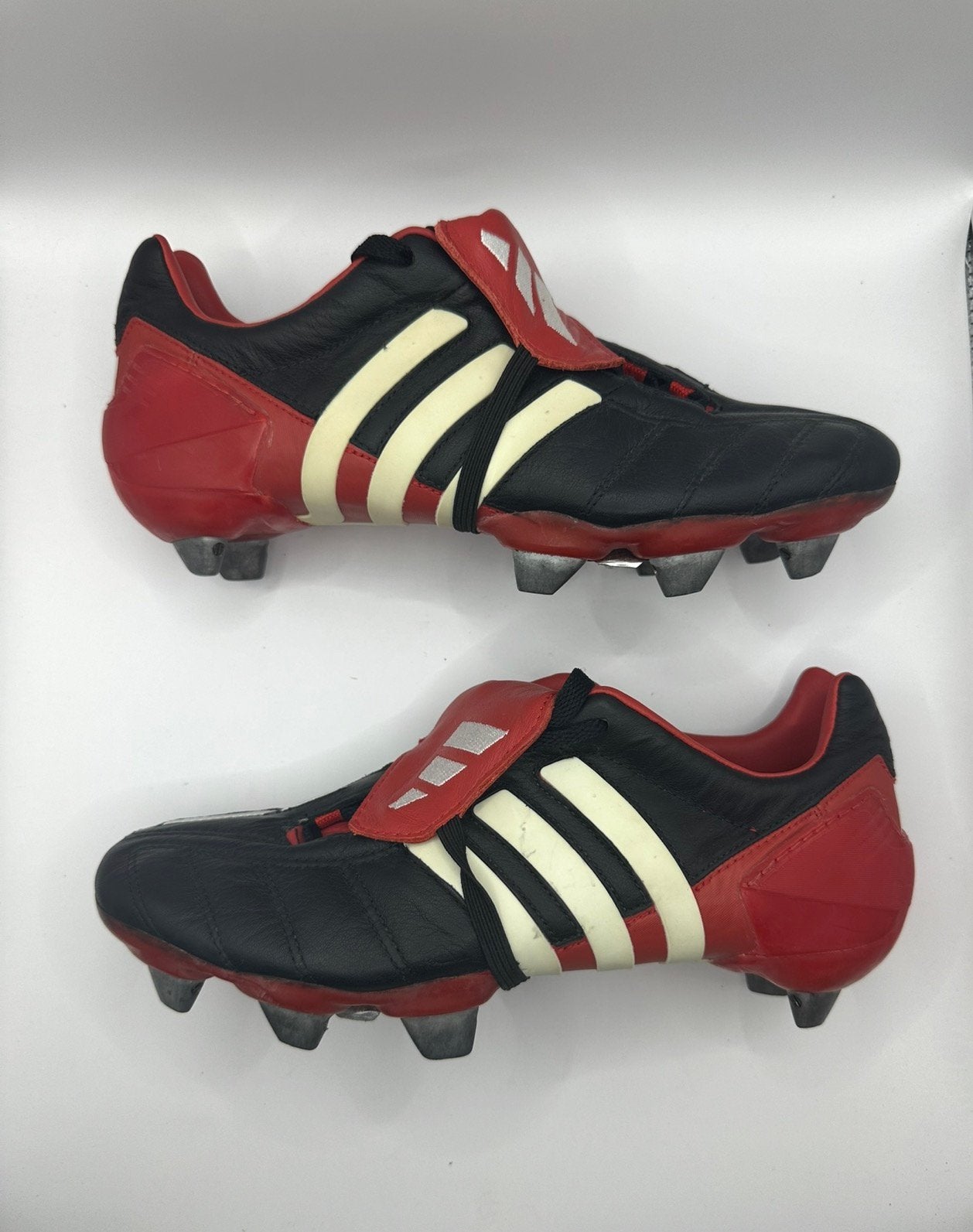 Adidas Predator Mania SG, Maat XS of kleiner, Ophalen of Verzenden, Nieuw, Schoenen