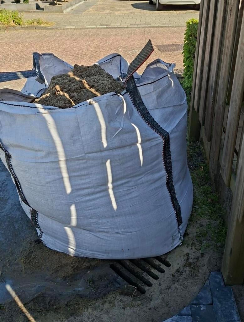 Big bag inmiddels halfvol straatzand, gratis afhalen, Ophalen, Nieuw