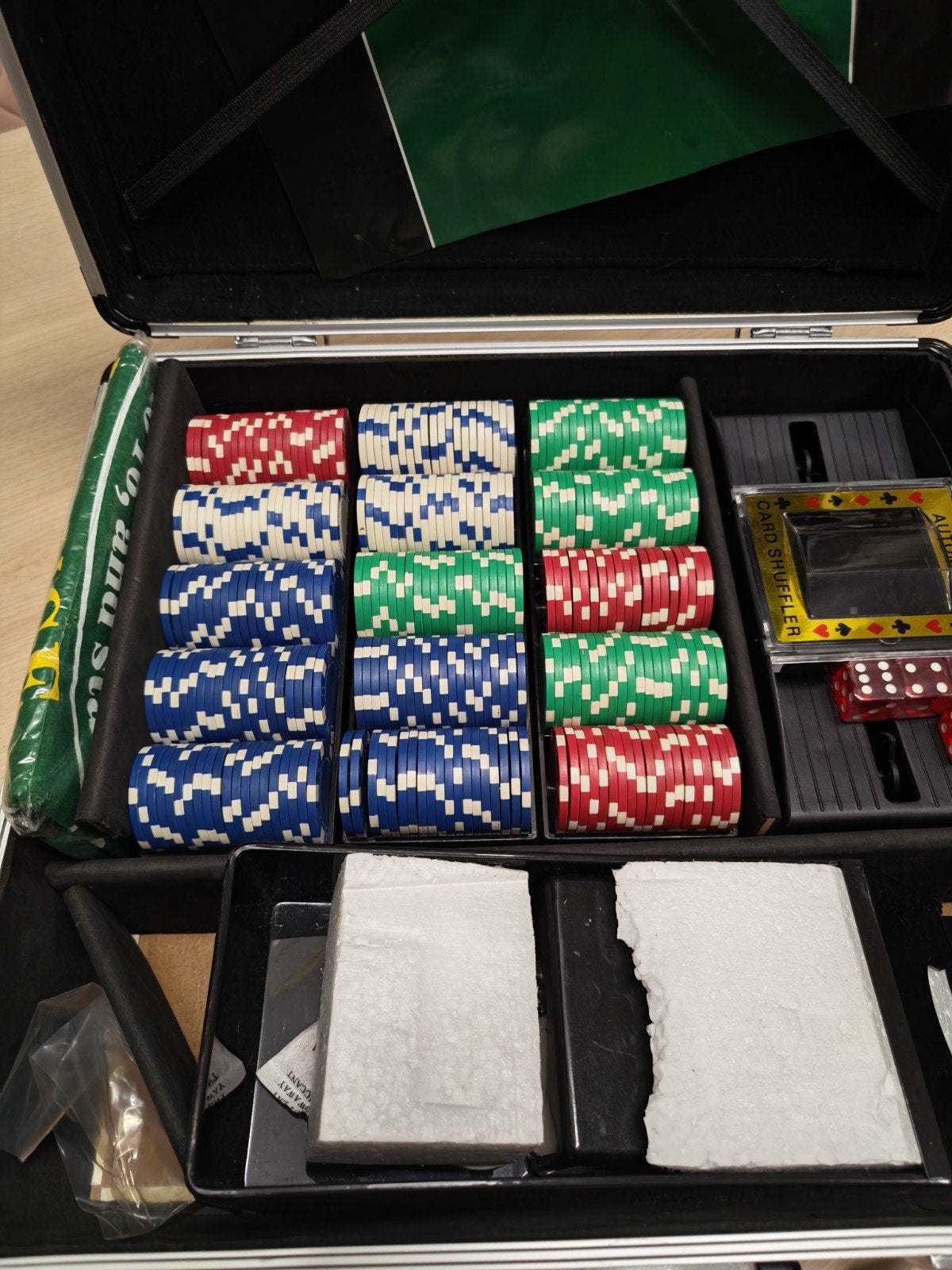 Pokerset 600 Stuks in Aluminium Koffer, Vijf spelers of meer, Ophalen of Verzenden, Gebruikt