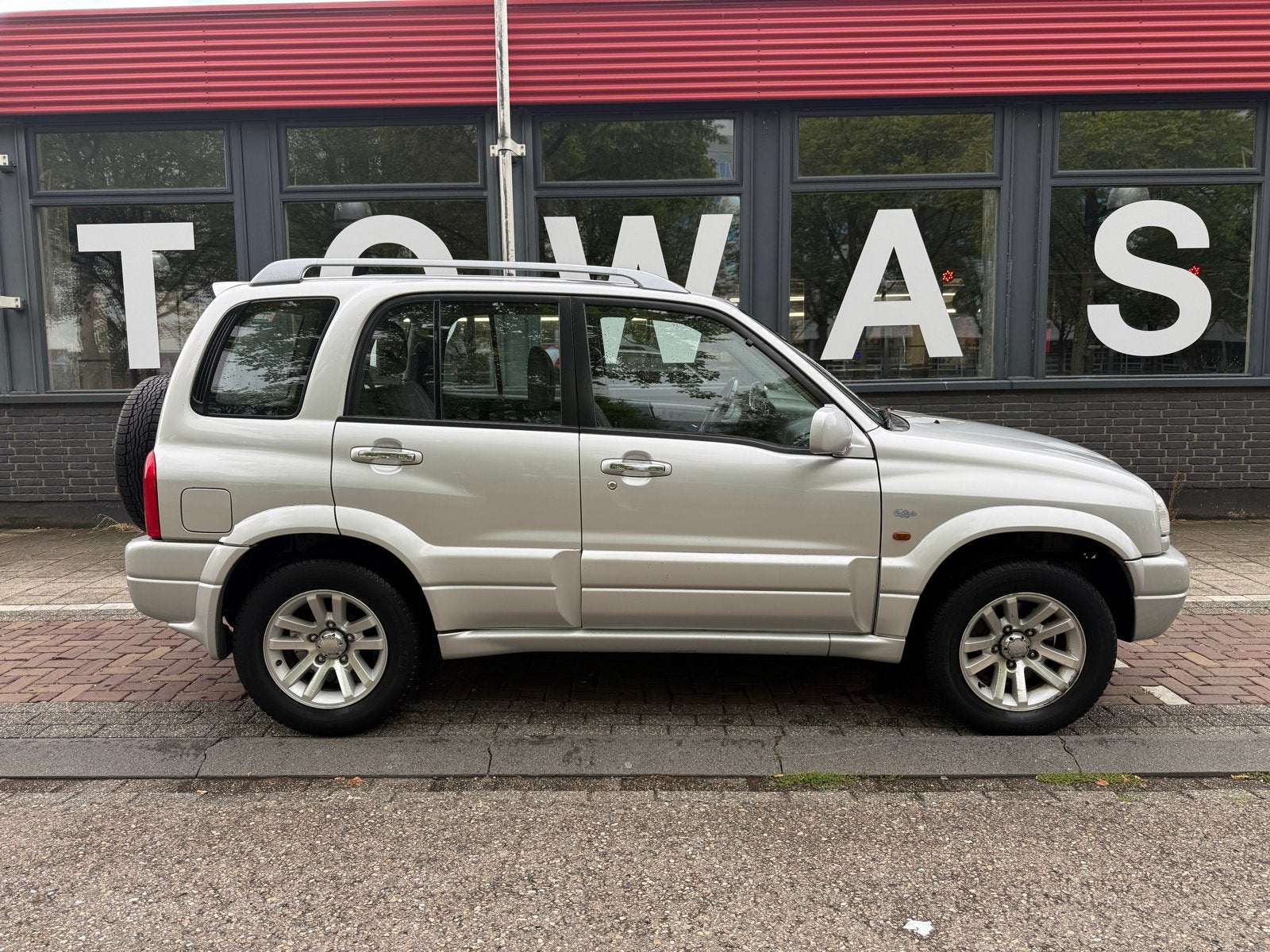 Suzuki Grand Vitara 2.0 5D 2005 Grijs, Auto's, Suzuki, 1330 kg, 1995 cc, 4 cilinders, Grand Vitara