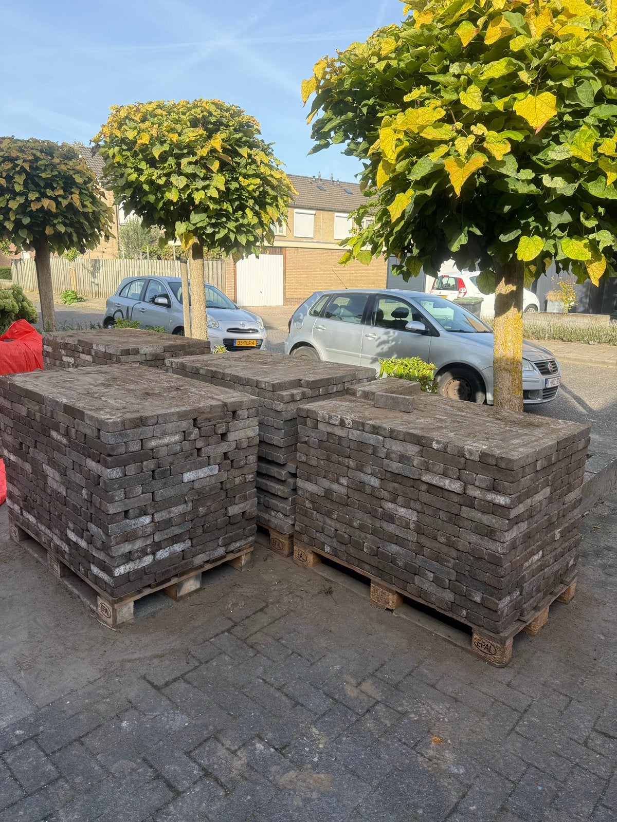 Partij betonklinkers ca. 30 / 35 m² Incl 4 Europallets, Tuin en Terras, Ophalen, Gebruikt, Klinkers, 10 m² of meer