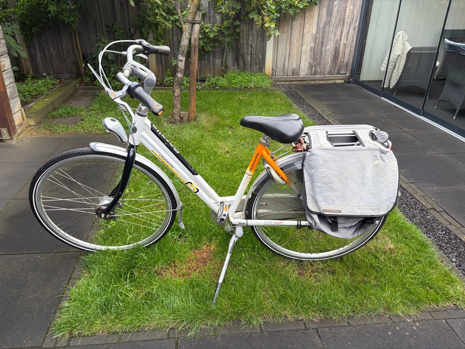 Gazelle fiets in goede staat met goed werkende remmen en ver, Ophalen, Gebruikt, Gazelle, Versnellingen