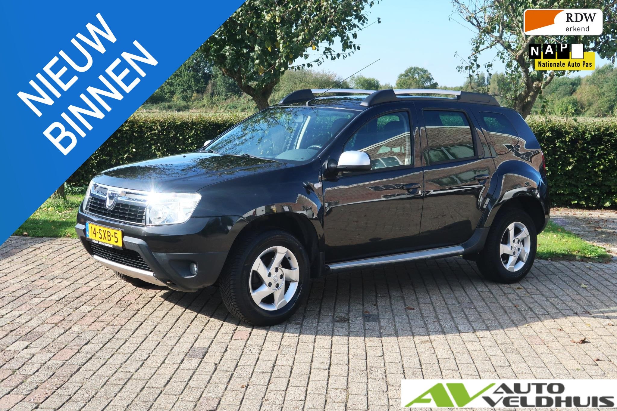 Dacia Duster 1.6 Aniversare 2wd LEER TREKHAAK CAMERA, Auto's, Voorwielaandrijving, Gebruikt, Huisgarantie, 4 cilinders