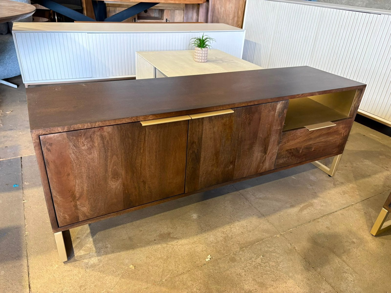 Nieuwe complete inboedel €1800,-, Ophalen