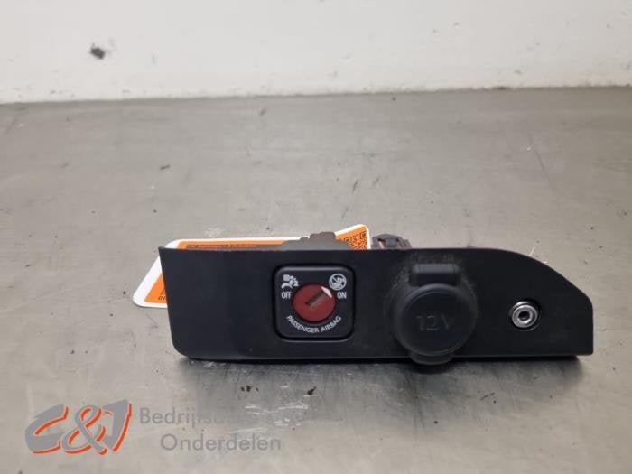 12 Volt aansluiting van een Toyota Pro-Ace, Gebruikt, -, -, Ophalen of Verzenden