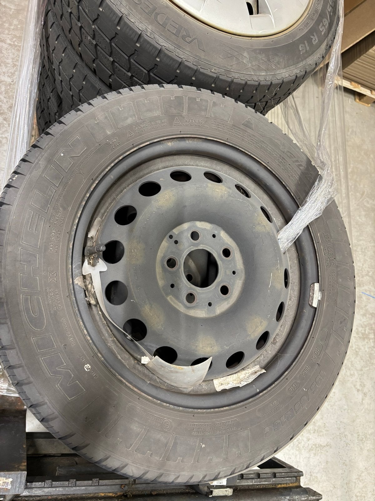 Michelin 195/65 R16C banden op stalen velgen vito zgan, Ophalen, Gebruikt