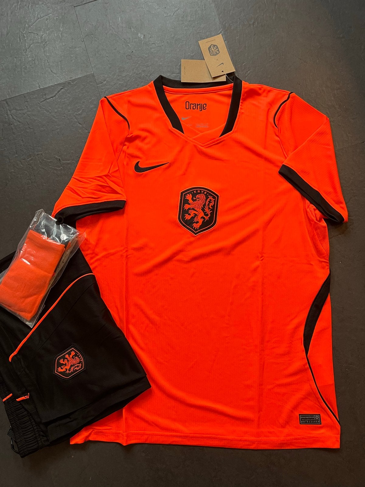 Nederlands Elftal Voetbaltenue WK 2026 - Nieuw & Compleet, Nieuw, Ophalen of Verzenden, Voetbal, Overige maten