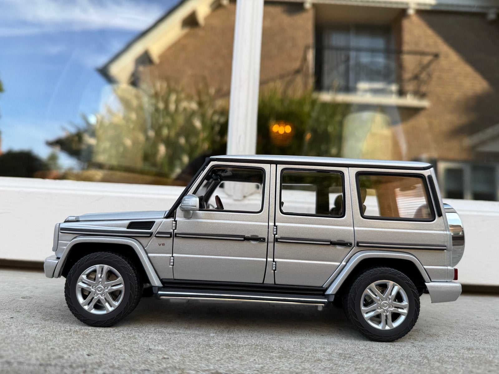 1:18 Mercedes G-Klasse G500 zilver 2012 Autoart 76217, Hobby en Vrije tijd, Modelauto's | 1:18, Auto, Autoart, Ophalen of Verzenden