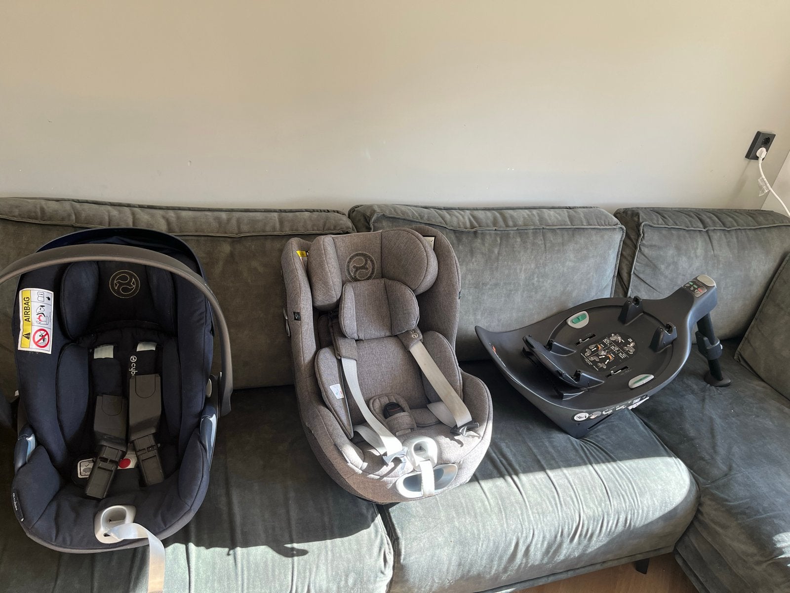Cybex autostoel set: Cloud Z i-Size, Sirona Z2 i-Size & Base, Gebruikt, 0 t/m 18 kg, Verstelbare rugleuning, Isofix