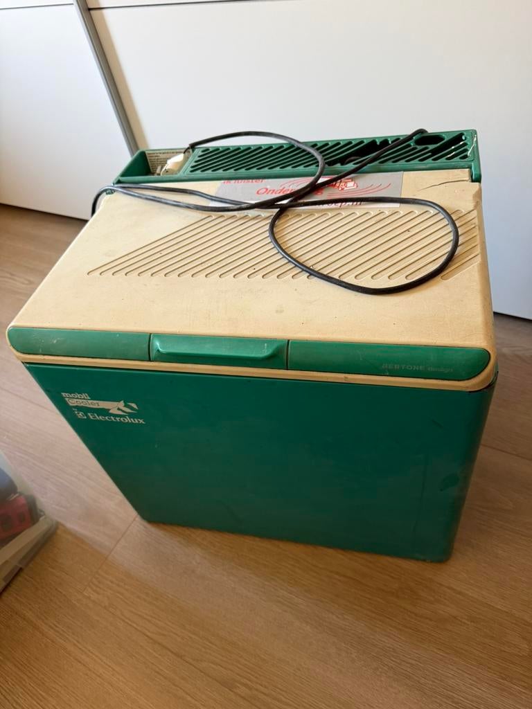 Gebruikte koelbox met iets schade, Ophalen of Verzenden, Gebruikt, Koelbox, Elektrisch