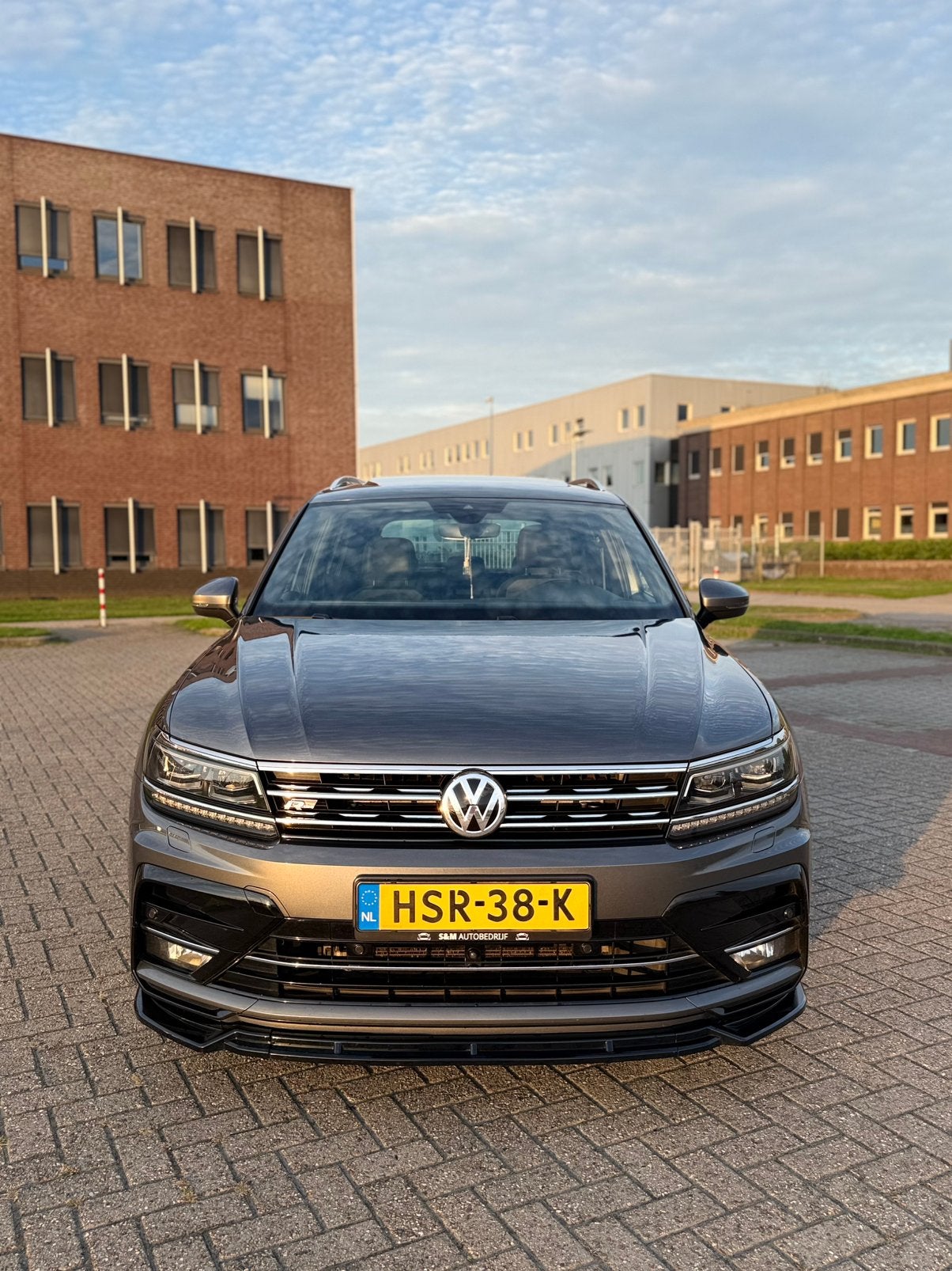 Volkswagen Tiguan 2.0TSI 4Motion Highline Business R 3xRline, Automaat, 4 cilinders, 1984 cc, 179 pk