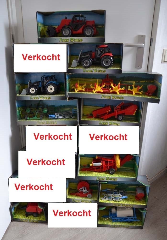 Farm World Tractor + landbouw werktuigen (lees advert ) 1:24, Ophalen of Verzenden, Nieuw