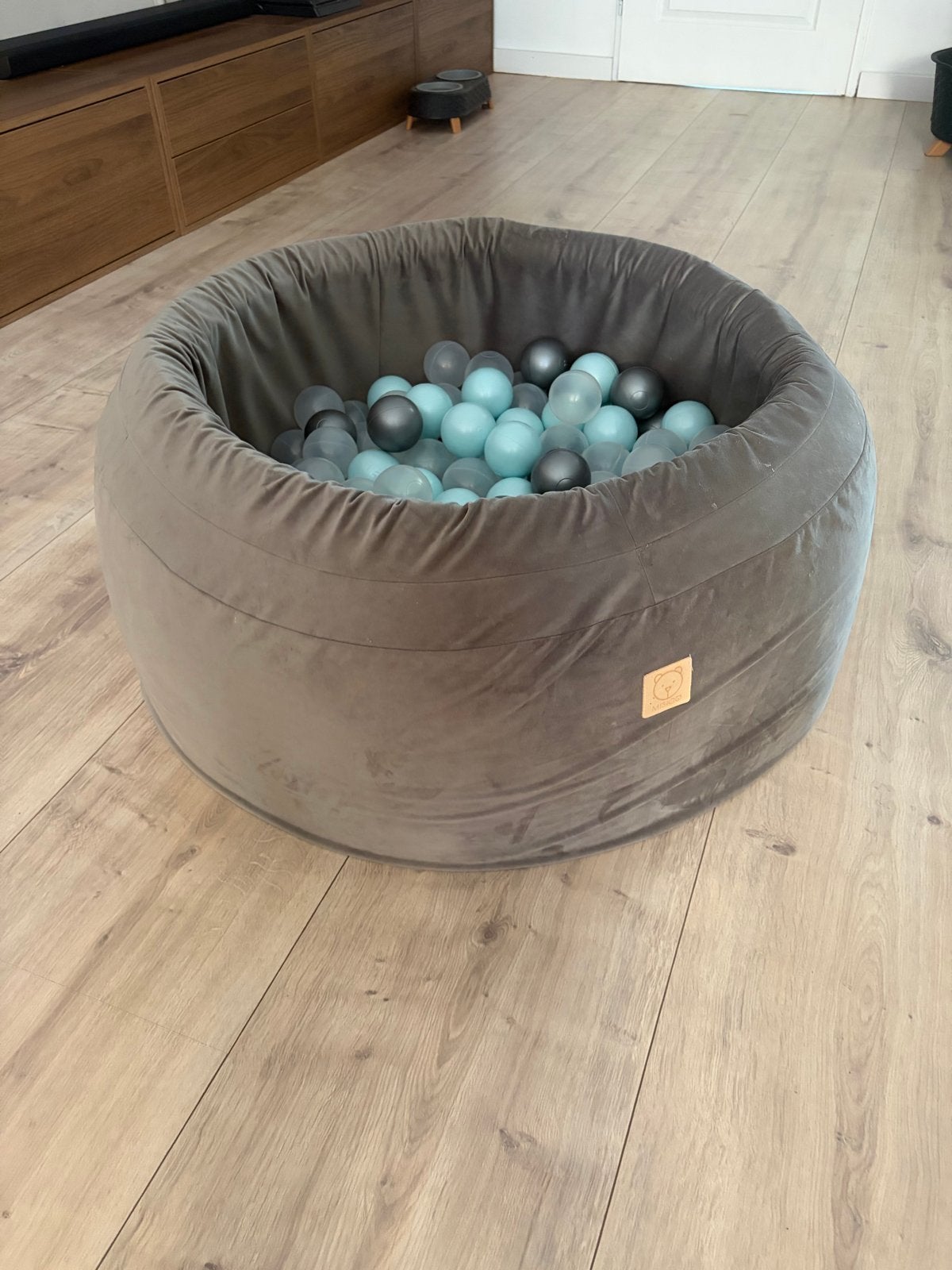 Misioo ballenbak velvet grijs met ballen, Ophalen, Zo goed als nieuw, Jongen of Meisje