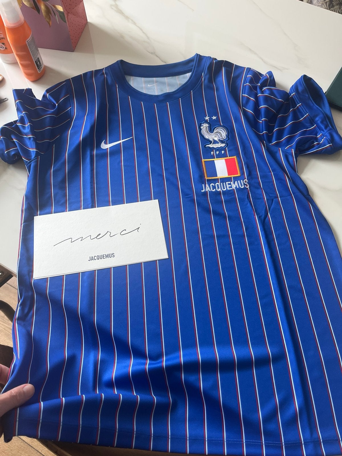 Jacquemus x Nike Frankrijk shirt - Nieuw met labels, Blauw, Ophalen of Verzenden, Voetbal, Maat 56/58 (XL)