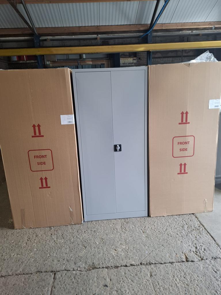 Nieuwe metalen draaideurkasten, 180 hoog, Huis en Inrichting, Kasten | Roldeurkasten en Archiefkasten, Ophalen, Nieuwe metalen draaideurkasten
