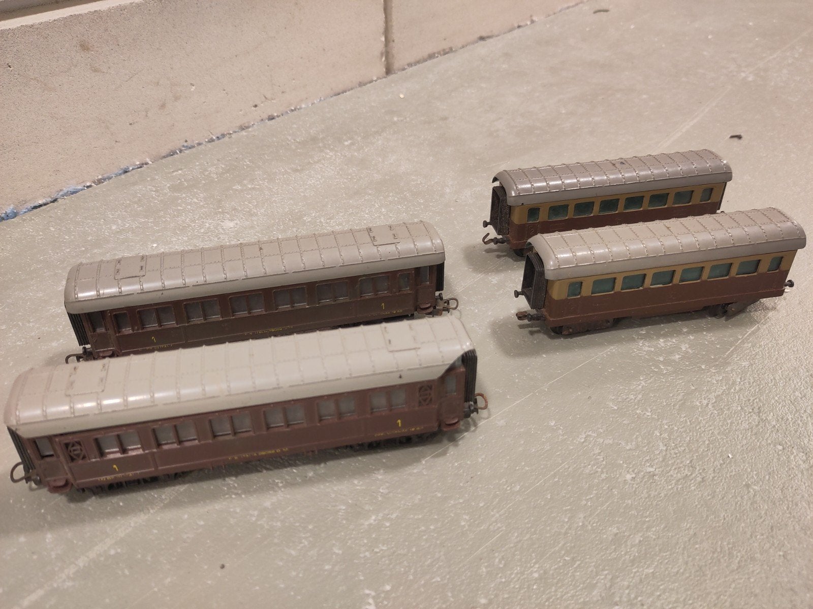 4 vintage Lima personenwagons voor gelijkstroom, Gebruikt, Gelijkstroom of Wisselstroom, Wagon, Ophalen of Verzenden